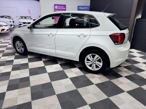 Volkswagen Polo Polo SE Hatchback 0 Manual Petrol 23