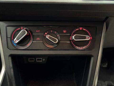 Volkswagen Polo Polo SE Hatchback 0 Manual Petrol 47