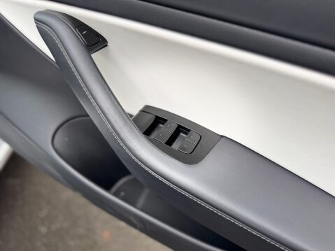 Tesla Model 3 (Dual Motor) Performance Auto 4WDE 4dr (Performance Upgrade) 39