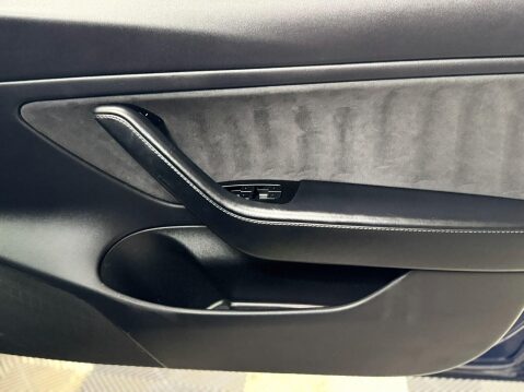 Tesla Model 3 (Dual Motor) Long Range Auto 4WDE 4dr 22