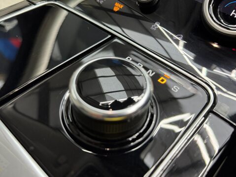 Land Rover Range Rover Velar 2.0 D240 HSE Auto 4WD Euro 6 (s/s) 5dr 54