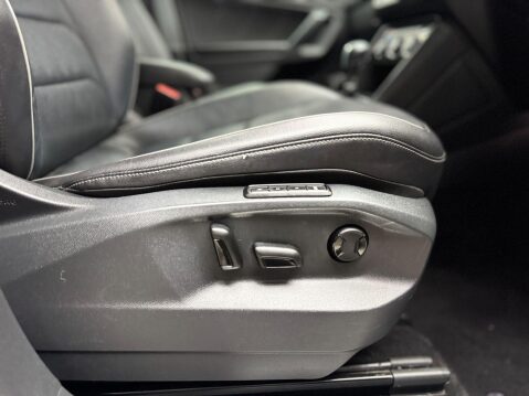 Volkswagen Tiguan 2.0 TDI R-Line Tech DSG 4Motion Euro 6 (s/s) 5dr 30
