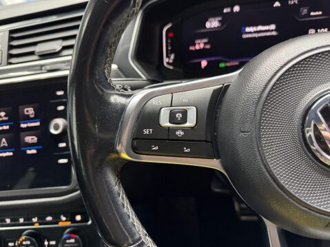 Volkswagen Tiguan 2.0 TDI R-Line Tech DSG 4Motion Euro 6 (s/s) 5dr 39
