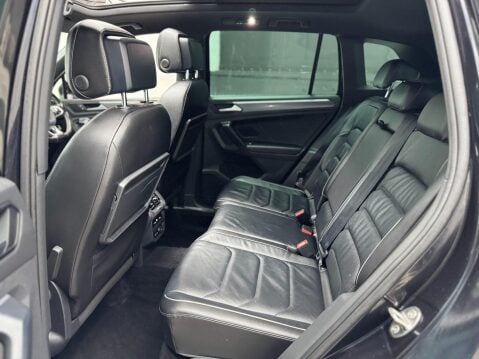 Volkswagen Tiguan 2.0 TDI R-Line Tech DSG 4Motion Euro 6 (s/s) 5dr 54
