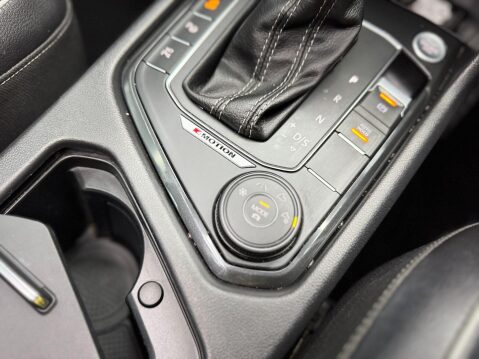 Volkswagen Tiguan 2.0 TDI R-Line Tech DSG 4Motion Euro 6 (s/s) 5dr 45