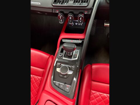 Audi R8 5.2 FSI V10 Spyder S Tronic quattro Euro 6 (s/s) 2dr 34