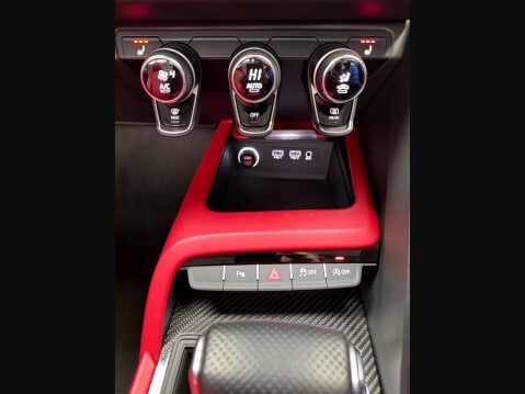 Audi R8 5.2 FSI V10 Spyder S Tronic quattro Euro 6 (s/s) 2dr 35