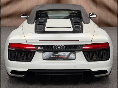 Audi R8 5.2 FSI V10 Spyder S Tronic quattro Euro 6 (s/s) 2dr 10
