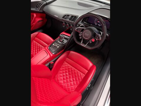 Audi R8 5.2 FSI V10 Spyder S Tronic quattro Euro 6 (s/s) 2dr 26