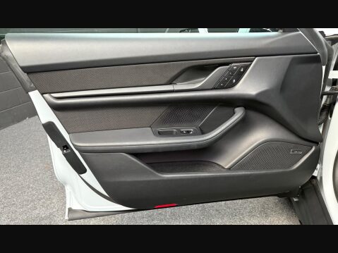 Porsche Taycan Performance Plus 93.4kWh 4 Cross Turismo Auto 4WD 5dr (11kW Charger) 37