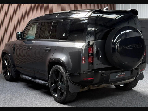 Land Rover Defender 3.0 D300 MHEV X-Dynamic HSE Auto 4WD Euro 6 (s/s) 5dr 3