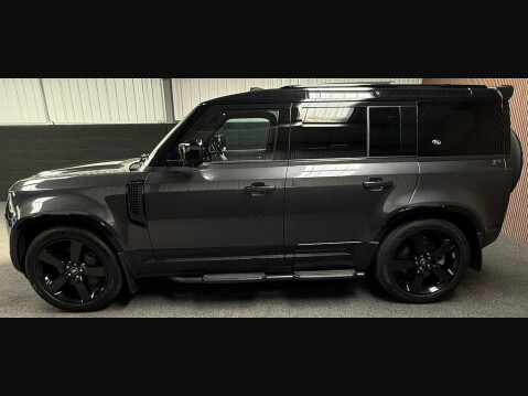 Land Rover Defender 3.0 D300 MHEV X-Dynamic HSE Auto 4WD Euro 6 (s/s) 5dr 10