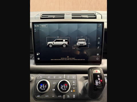 Land Rover Defender 3.0 D300 MHEV X-Dynamic HSE Auto 4WD Euro 6 (s/s) 5dr 65