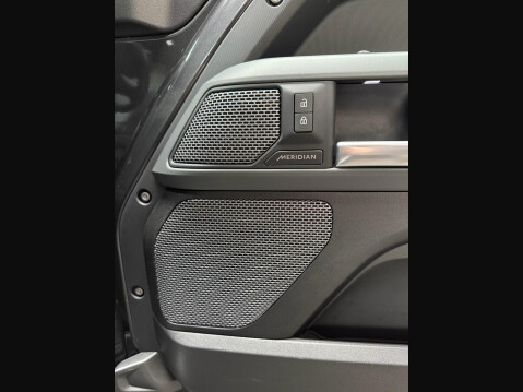 Land Rover Defender 3.0 D300 MHEV X-Dynamic HSE Auto 4WD Euro 6 (s/s) 5dr 35