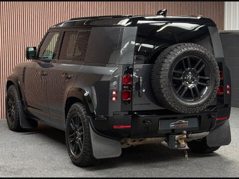 Land Rover Defender 3.0 D300 MHEV X-Dynamic HSE Hard Top SUV Auto 4WD MWB Euro 6 (s/s) 5dr 3