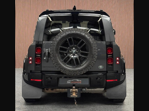 Land Rover Defender 3.0 D300 MHEV X-Dynamic HSE Hard Top SUV Auto 4WD MWB Euro 6 (s/s) 5dr 11