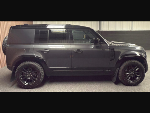 Land Rover Defender 3.0 D300 MHEV X-Dynamic HSE Hard Top SUV Auto 4WD MWB Euro 6 (s/s) 5dr 13