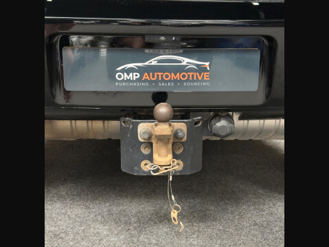 Land Rover Defender 3.0 D300 MHEV X-Dynamic HSE Hard Top SUV Auto 4WD MWB Euro 6 (s/s) 5dr 15