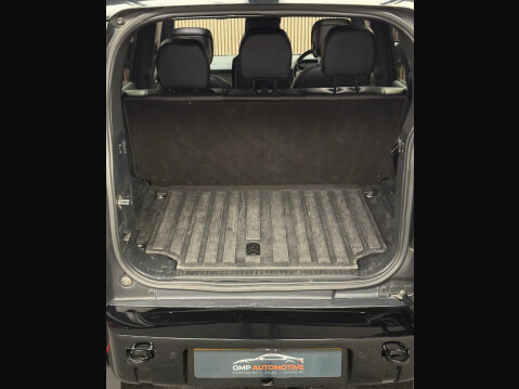 Land Rover Defender 3.0 D300 MHEV X-Dynamic HSE Hard Top SUV Auto 4WD MWB Euro 6 (s/s) 5dr 16