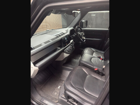 Land Rover Defender 3.0 D300 MHEV X-Dynamic HSE Hard Top SUV Auto 4WD MWB Euro 6 (s/s) 5dr 21