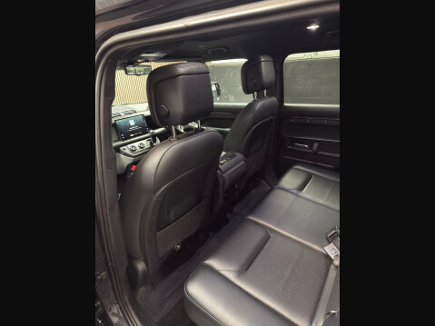Land Rover Defender 3.0 D300 MHEV X-Dynamic HSE Hard Top SUV Auto 4WD MWB Euro 6 (s/s) 5dr 27
