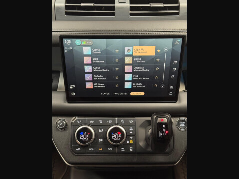 Land Rover Defender 3.0 D300 MHEV X-Dynamic HSE Hard Top SUV Auto 4WD MWB Euro 6 (s/s) 5dr 35