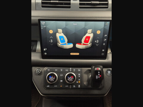 Land Rover Defender 3.0 D300 MHEV X-Dynamic HSE Hard Top SUV Auto 4WD MWB Euro 6 (s/s) 5dr 34