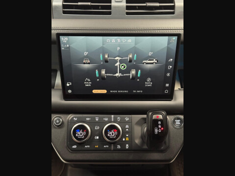 Land Rover Defender 3.0 D300 MHEV X-Dynamic HSE Hard Top SUV Auto 4WD MWB Euro 6 (s/s) 5dr 43