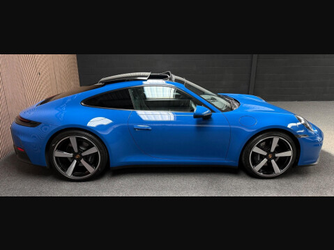 Porsche 911 3.0T 992 Carrera PDK Euro 6 (s/s) 2dr 16