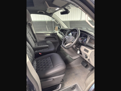 Volkswagen Transporter 2.0 TDI T30 Highline DSG FWD SWB Euro 6 (s/s) 5dr 33