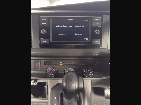 Volkswagen Transporter 2.0 TDI T30 Highline DSG FWD SWB Euro 6 (s/s) 5dr 52