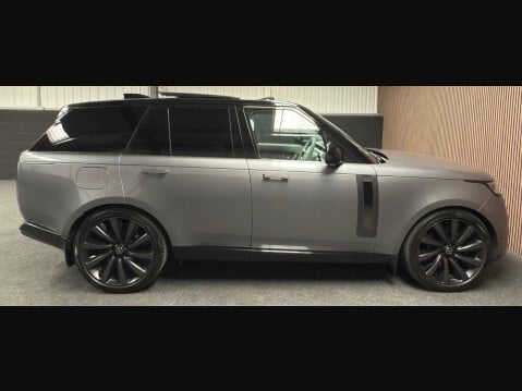 Land Rover Range Rover 4.4 P615 V8 SV Auto 4WD Euro 6 (s/s) 5dr 13