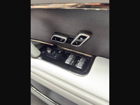 Land Rover Range Rover 4.4 P615 V8 SV Auto 4WD Euro 6 (s/s) 5dr 22