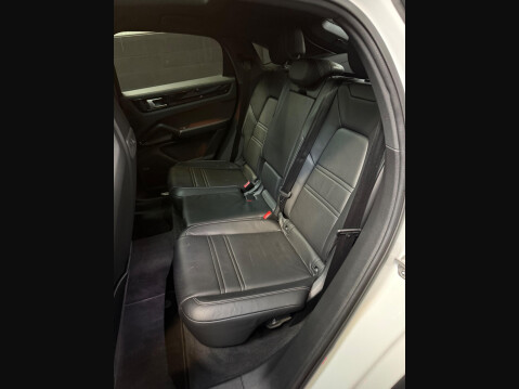Porsche Cayenne 3.0T V6 TiptronicS 4WD Euro 6 (s/s) 5dr 35