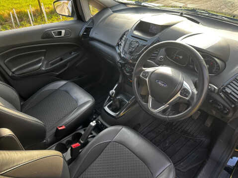 Ford Ecosport 1.0T EcoBoost Titanium 2WD Euro 5 (s/s) 5dr 3