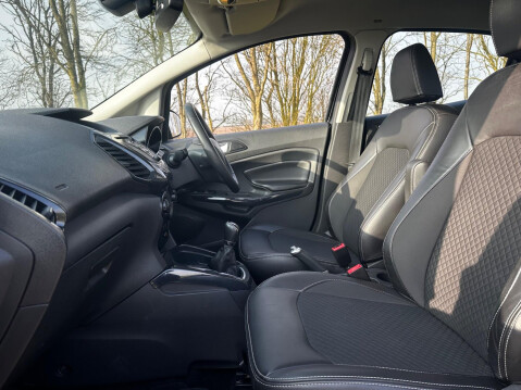 Ford Ecosport 1.0T EcoBoost Titanium 2WD Euro 5 (s/s) 5dr 11