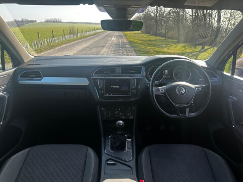 Volkswagen Tiguan 2.0 TDI BlueMotion Tech SE Navigation Euro 6 (s/s) 5dr 8