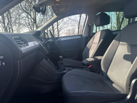 Volkswagen Tiguan 2.0 TDI BlueMotion Tech SE Navigation Euro 6 (s/s) 5dr 24