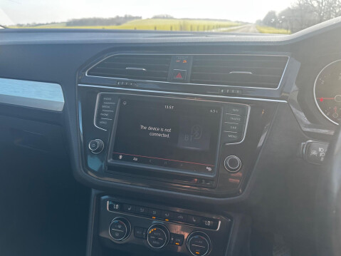 Volkswagen Tiguan 2.0 TDI BlueMotion Tech SE Navigation Euro 6 (s/s) 5dr 20