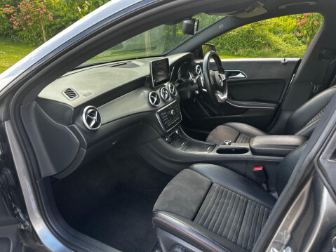 Mercedes-Benz CLA Class 2.1 CLA220d AMG Sport Coupe 7G-DCT Euro 6 (s/s) 4dr 15