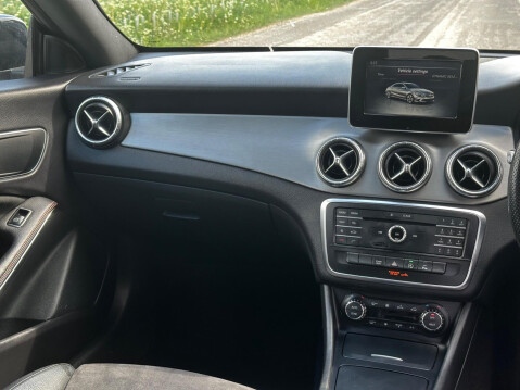 Mercedes-Benz CLA Class 2.1 CLA220d AMG Sport Coupe 7G-DCT Euro 6 (s/s) 4dr 21