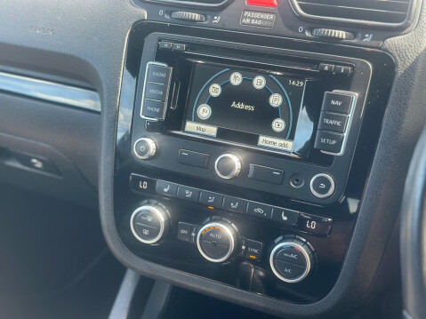 Volkswagen Scirocco 2.0 TDI GT Euro 5 3dr (Leather, Nav) 17
