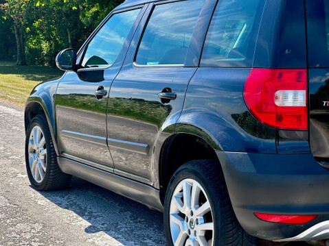 Skoda Yeti 2.0 TDI Elegance 4WD Euro 5 5dr 10