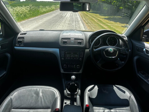 Skoda Yeti 2.0 TDI Elegance 4WD Euro 5 5dr 11