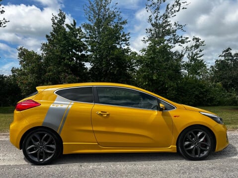Kia Ceed 1.6 T-GDi GT Euro 5 5dr 9