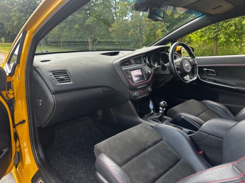 Kia Ceed 1.6 T-GDi GT Euro 5 5dr 21