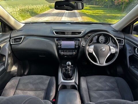 Nissan X-Trail 1.6 dCi N-Vision 4WD Euro 6 (s/s) 5dr 17