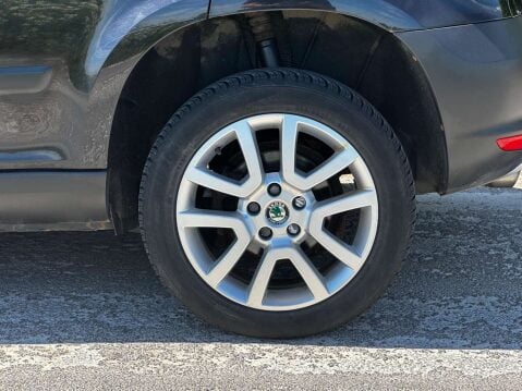 Skoda Yeti 2.0 TDI Elegance 4WD Euro 5 5dr 27