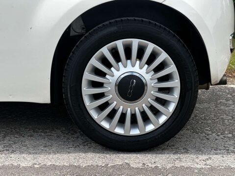 Fiat 500 1.2 500 Lounge RHD 3dr 19