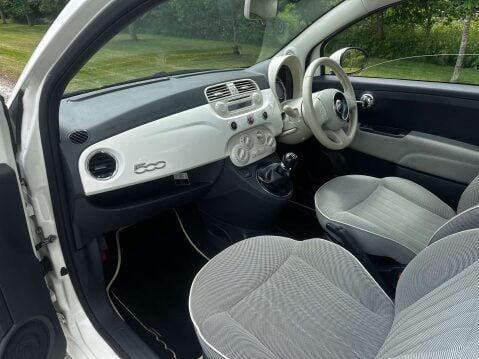 Fiat 500 1.2 500 Lounge RHD 3dr 25